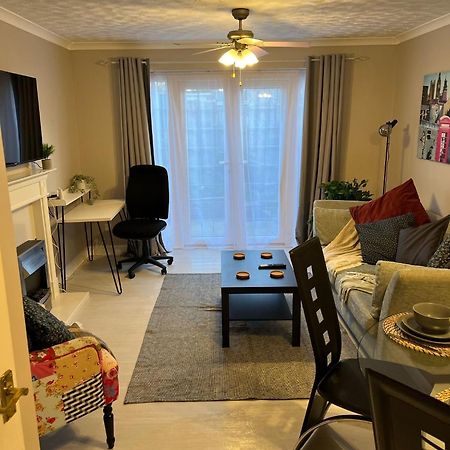 Cosy Corner - 2 Beds, Free Parking, Next To Southampton General Hospital Villa Luaran gambar