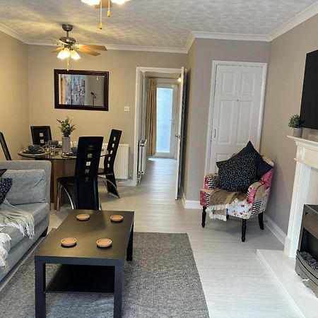 Cosy Corner - 2 Beds, Free Parking, Next To Southampton General Hospital Villa Luaran gambar
