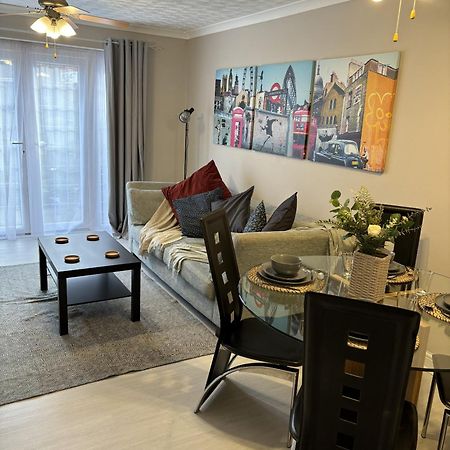 Cosy Corner - 2 Beds, Free Parking, Next To Southampton General Hospital Villa Luaran gambar