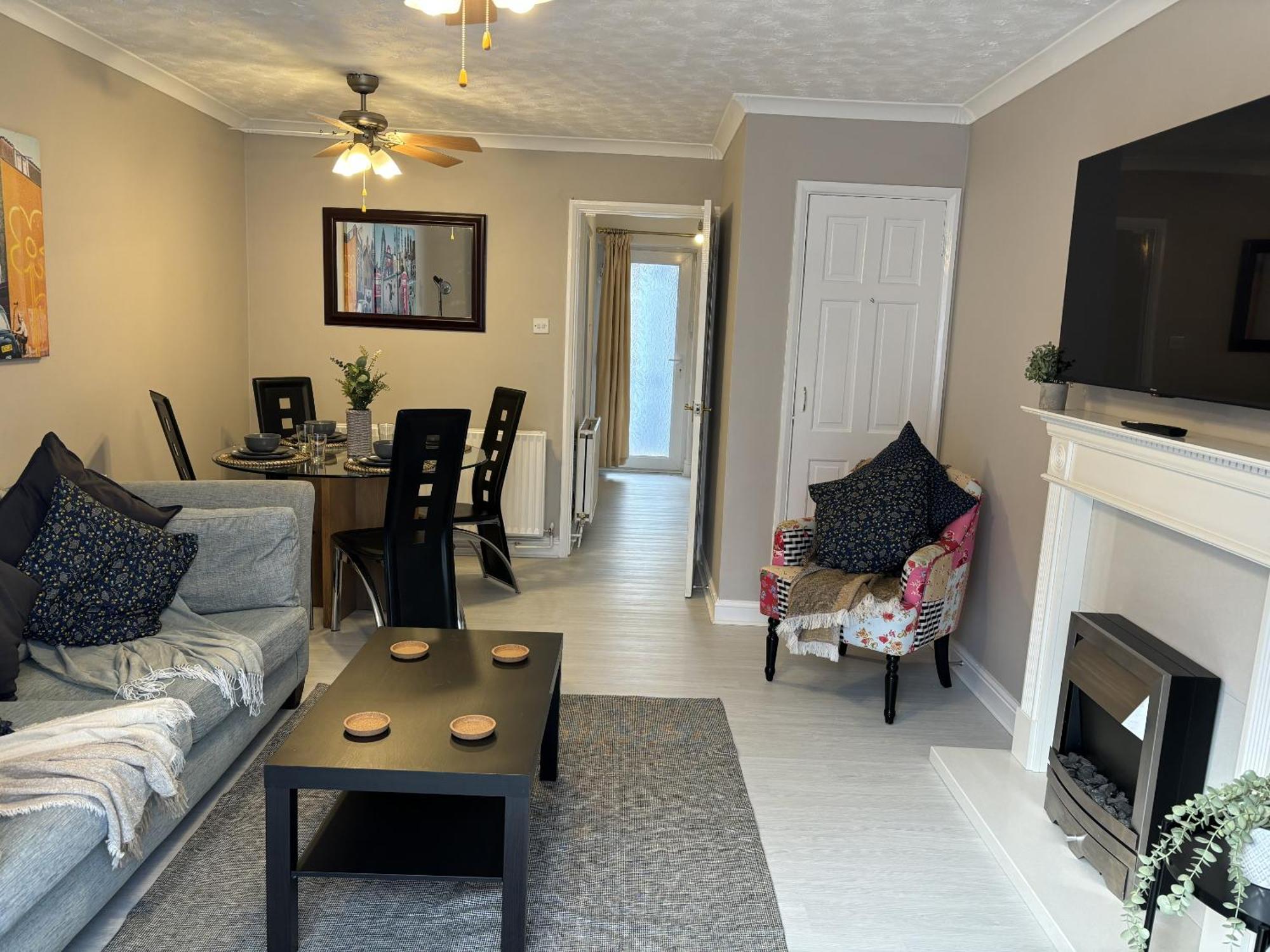 Cosy Corner - 2 Beds, Free Parking, Next To Southampton General Hospital Villa Luaran gambar