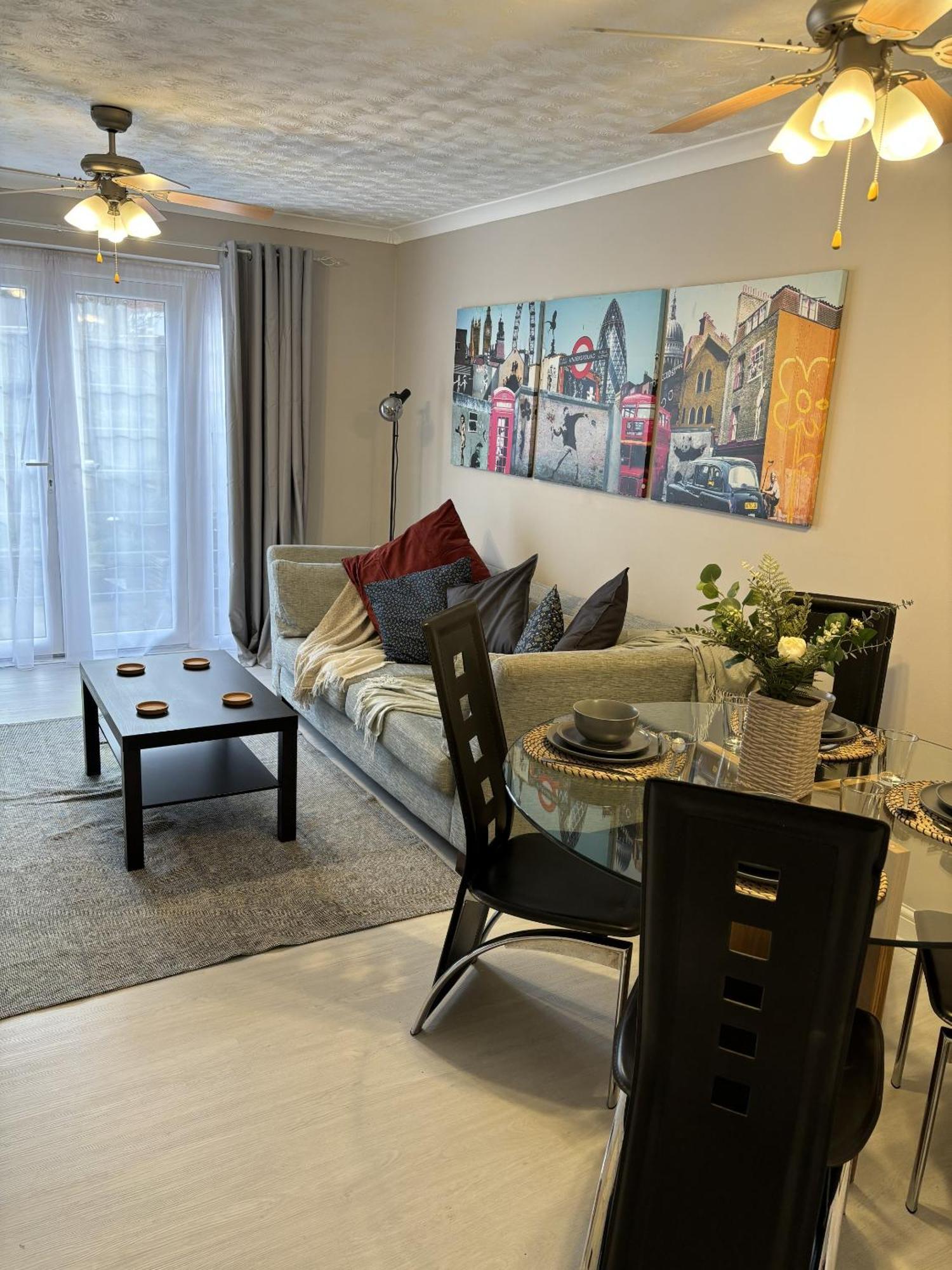 Cosy Corner - 2 Beds, Free Parking, Next To Southampton General Hospital Villa Luaran gambar
