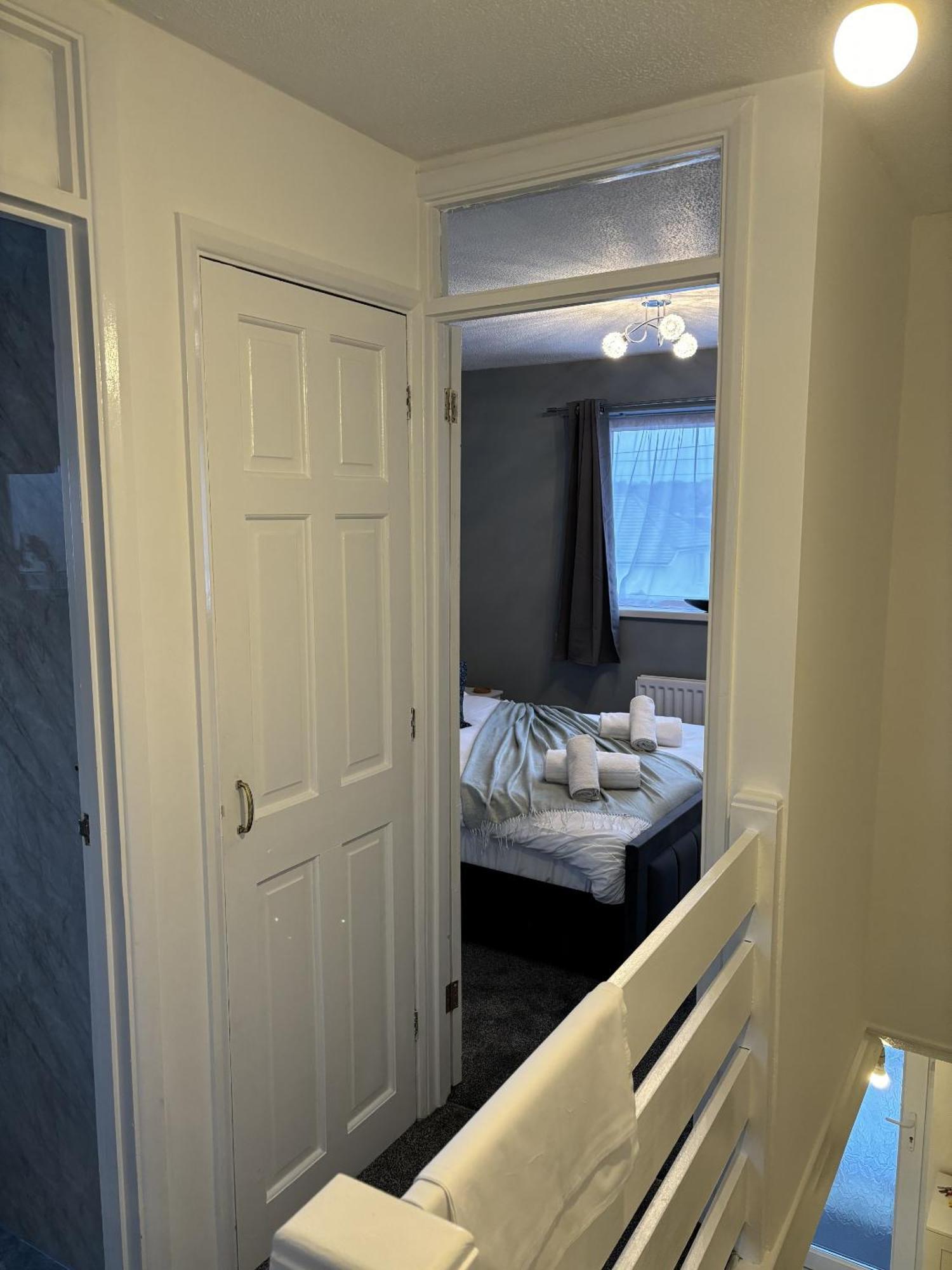 Cosy Corner - 2 Beds, Free Parking, Next To Southampton General Hospital Villa Luaran gambar